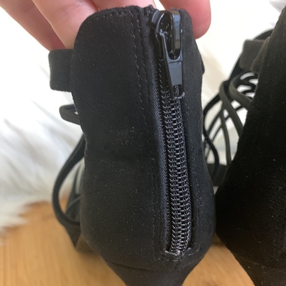 Laura Scott | Black Zipper Strappy Slip On Peep Toe Heels 10M NWOT - Picture 6 of 16